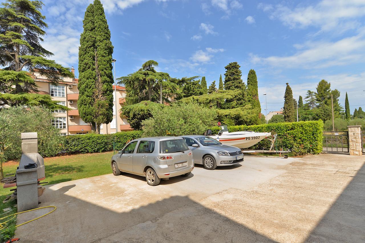 Apartments Elizabeta 1701 Fazana Exterior photo