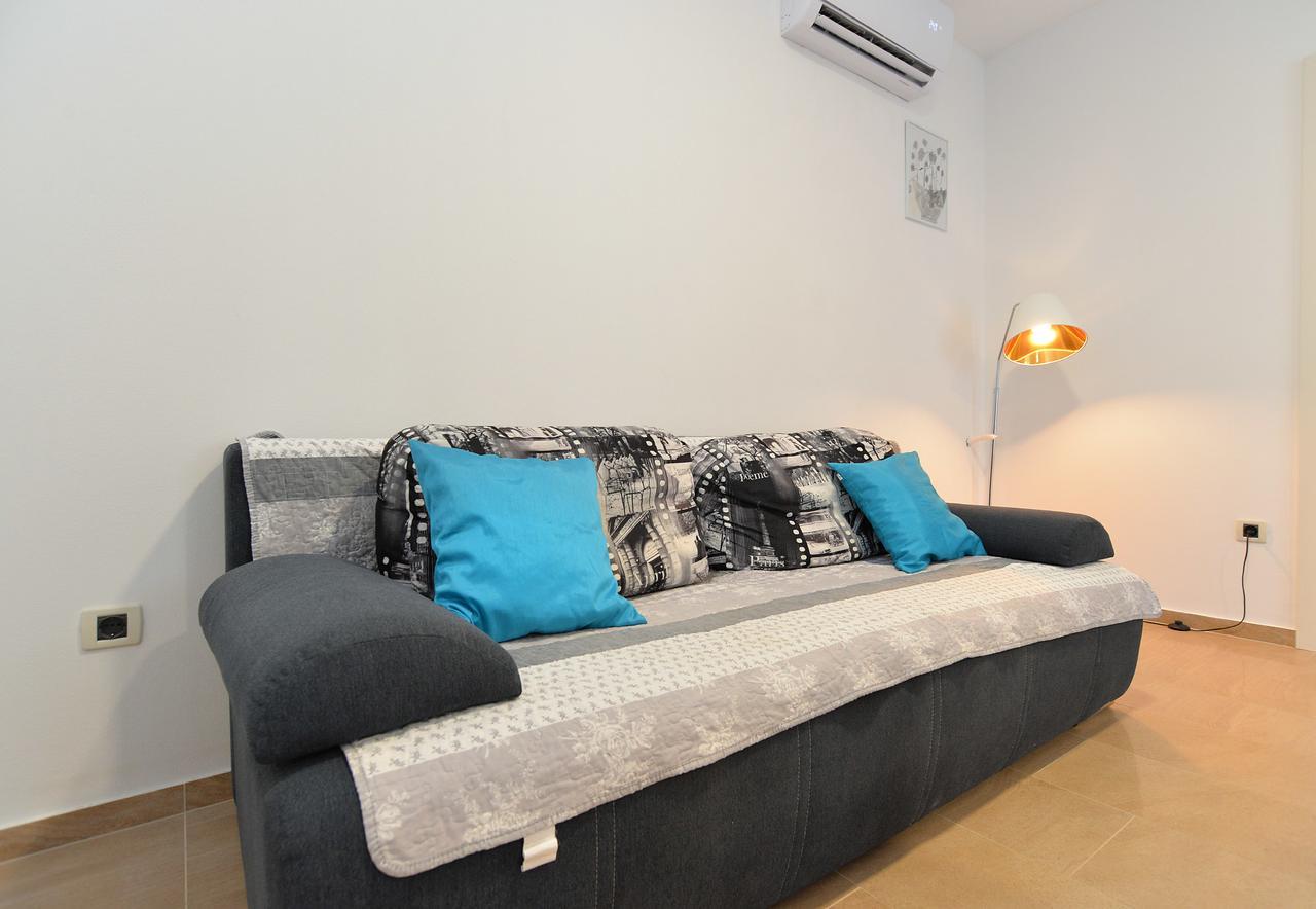 Apartments Elizabeta 1701 Fazana Exterior photo